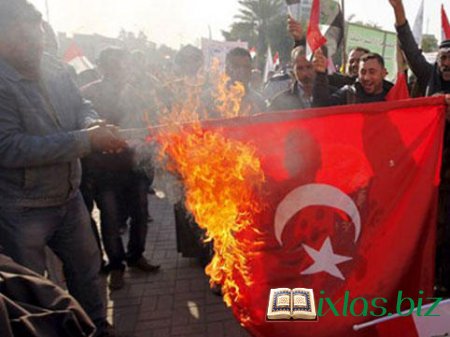 Bağdadda Türkiyənin bayrağı yandırıldı
